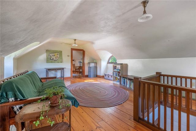 158 E Dixon Avenue, Oakwood, OH 45419