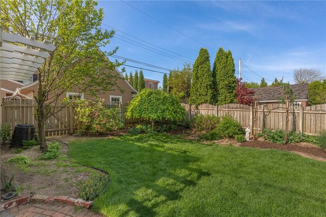 158 E Dixon Avenue, Oakwood, OH 45419