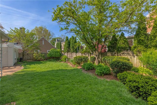 158 E Dixon Avenue, Oakwood, OH 45419