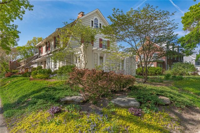 158 E Dixon Avenue, Oakwood, OH 45419