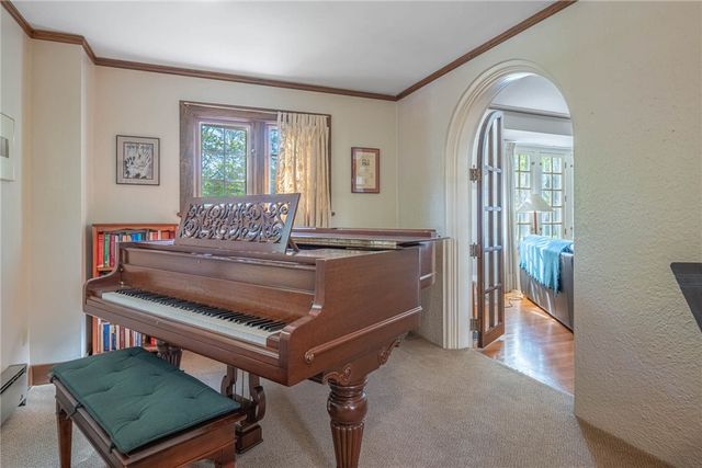 158 E Dixon Avenue, Oakwood, OH 45419