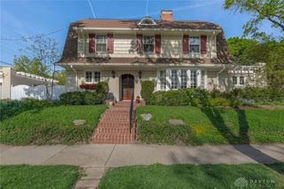 158 E Dixon Avenue, Oakwood, OH 45419