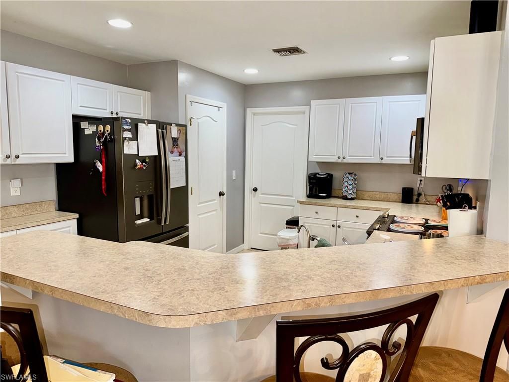 Image 10 of property listing at 2133 19th PL, Cape Coral, FL 33909