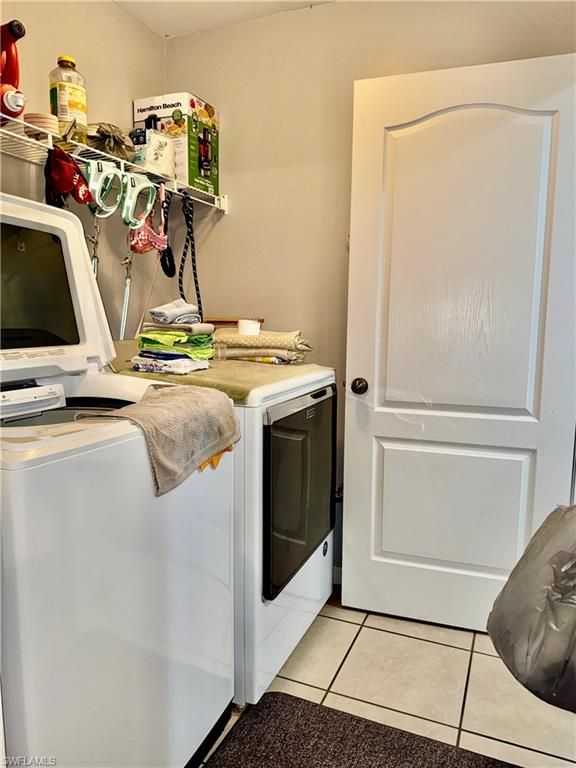 Image 33 of property listing at 2133 19th PL, Cape Coral, FL 33909