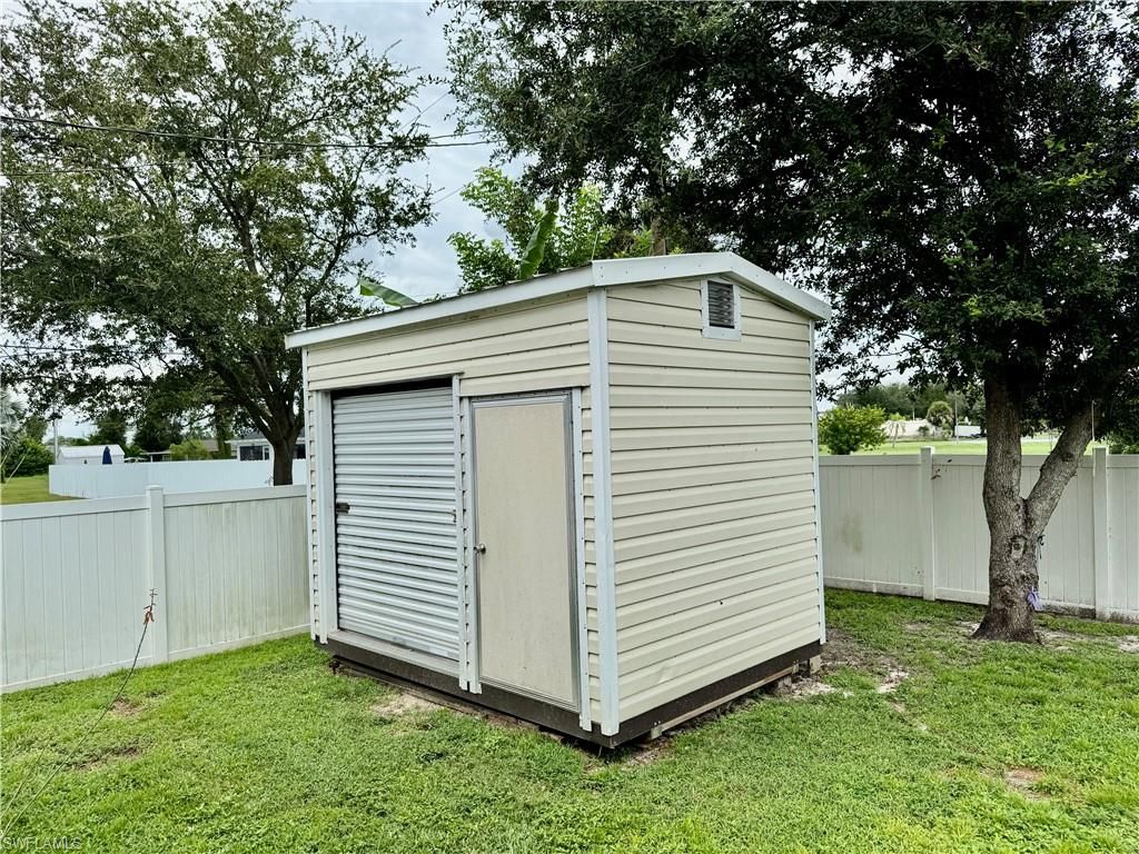 Image 43 of property listing at 2133 19th PL, Cape Coral, FL 33909
