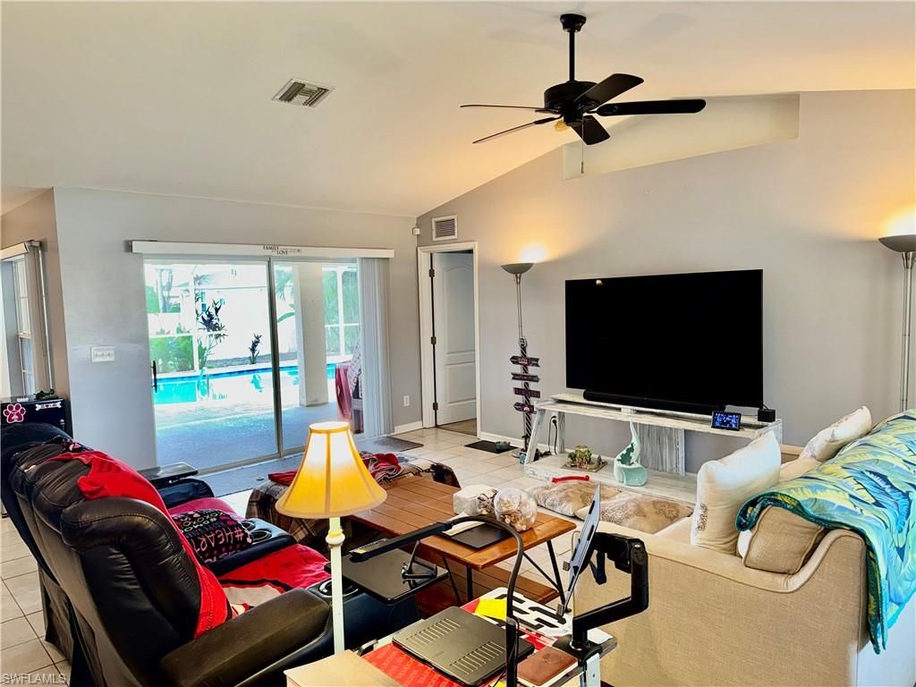 Image 7 of property listing at 2133 19th PL, Cape Coral, FL 33909
