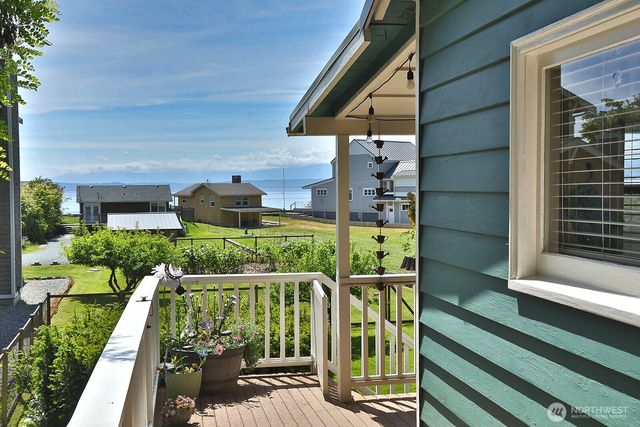 5822 Mutiny Bay Road, Freeland, WA 98249