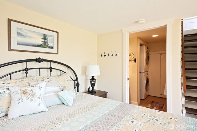 5822 Mutiny Bay Road, Freeland, WA 98249