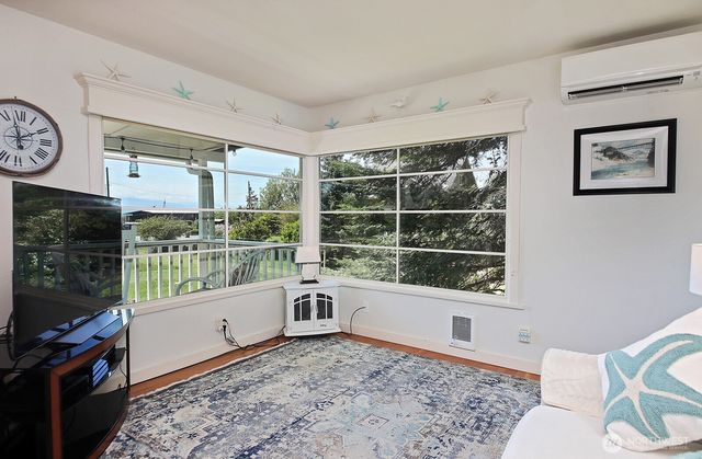 5822 Mutiny Bay Road, Freeland, WA 98249