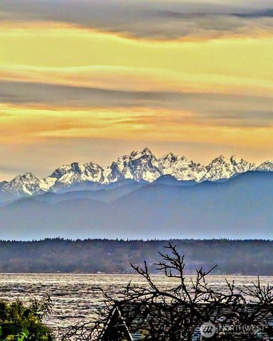 5822 Mutiny Bay Road, Freeland, WA 98249