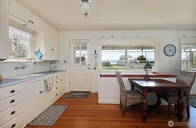 5822 Mutiny Bay Road, Freeland, WA 98249