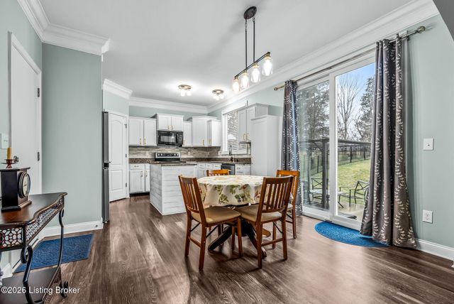 12402 Deer Lake Ln, Louisville, KY 40299