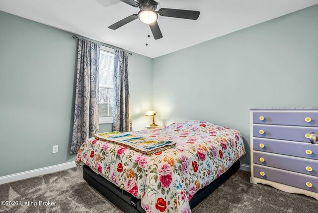 12402 Deer Lake Ln, Louisville, KY 40299