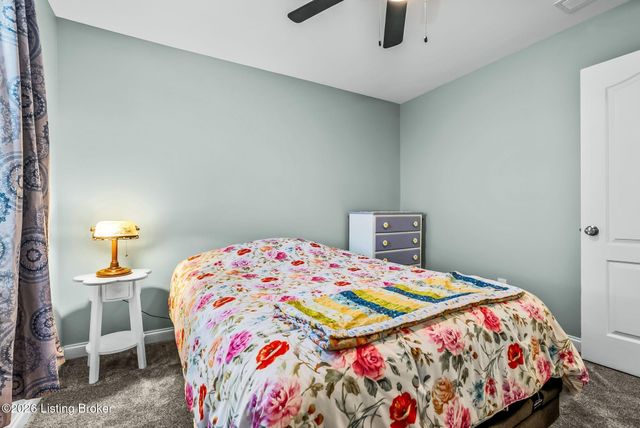 12402 Deer Lake Ln, Louisville, KY 40299