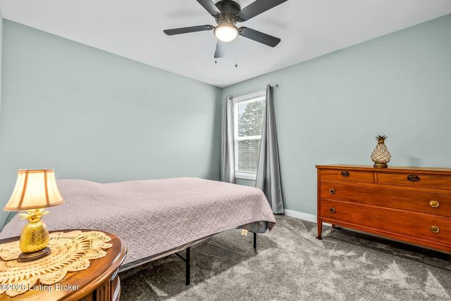 12402 Deer Lake Ln, Louisville, KY 40299