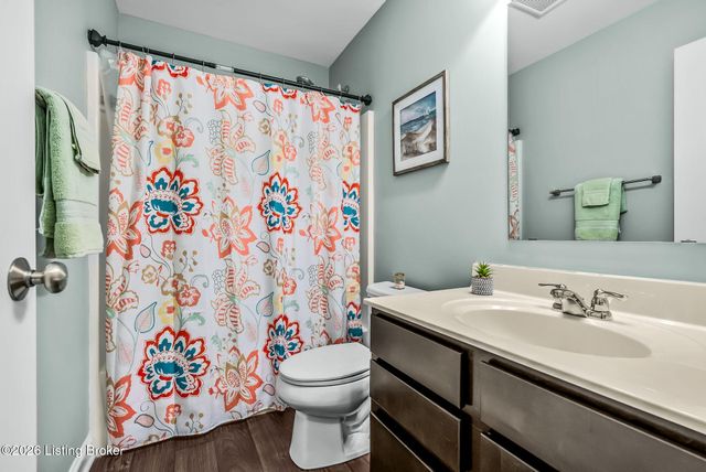 12402 Deer Lake Ln, Louisville, KY 40299