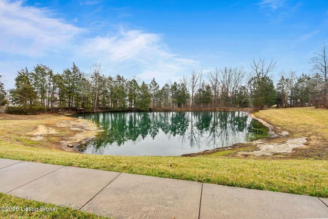 12402 Deer Lake Ln, Louisville, KY 40299