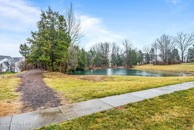 12402 Deer Lake Ln, Louisville, KY 40299