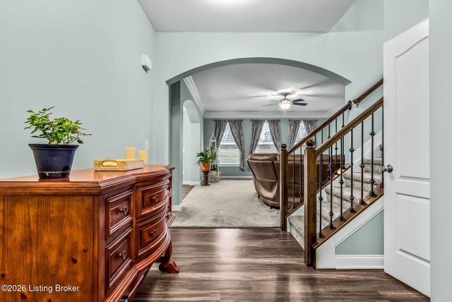 12402 Deer Lake Ln, Louisville, KY 40299