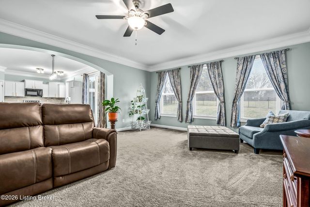 12402 Deer Lake Ln, Louisville, KY 40299