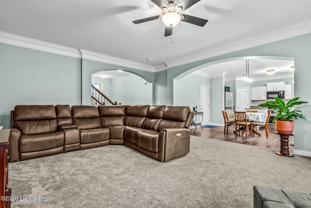 12402 Deer Lake Ln, Louisville, KY 40299