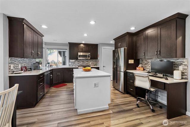 8910 180th Street Ct E, Puyallup, WA 98375