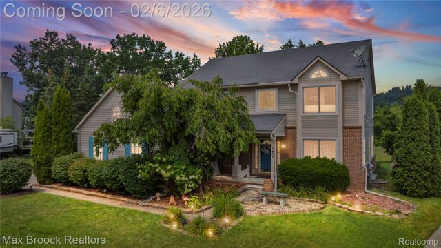 1971 Devonshire Drive, Wixom, MI 48393