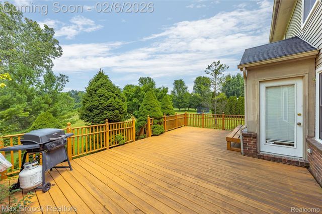 1971 Devonshire Drive, Wixom, MI 48393