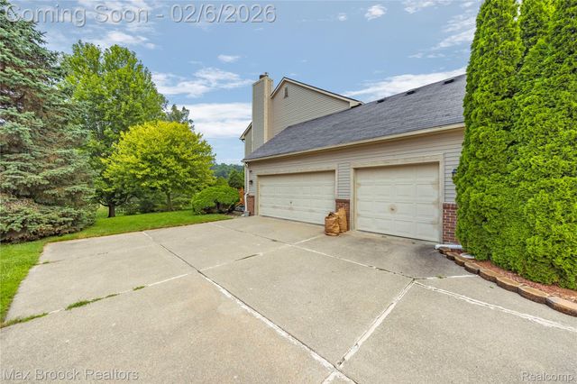 1971 Devonshire Drive, Wixom, MI 48393