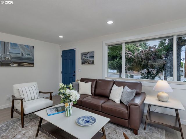 10940 Sw NORTH DAKOTA St, Portland, OR 97223