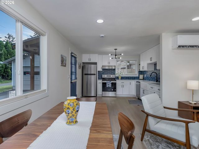 10940 Sw NORTH DAKOTA St, Portland, OR 97223