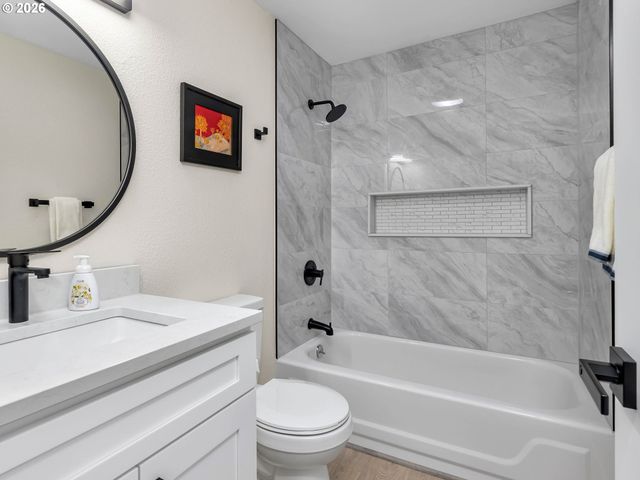 10940 Sw NORTH DAKOTA St, Portland, OR 97223