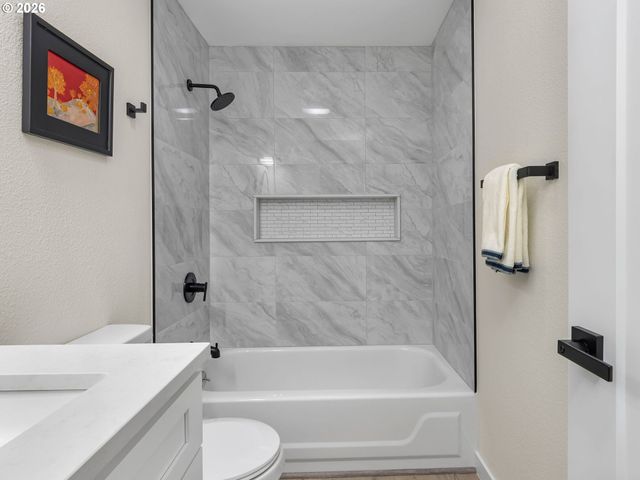 10940 Sw NORTH DAKOTA St, Portland, OR 97223