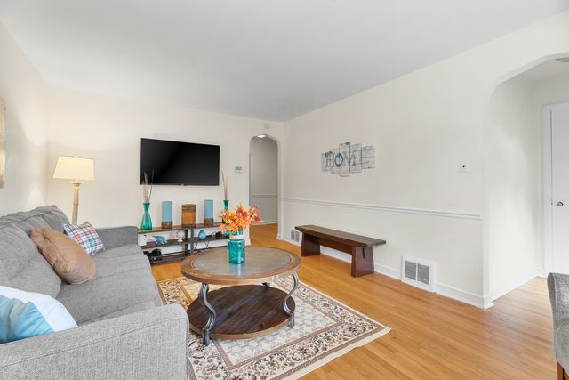 3108 Oak Avenue, Brookfield, IL 60513