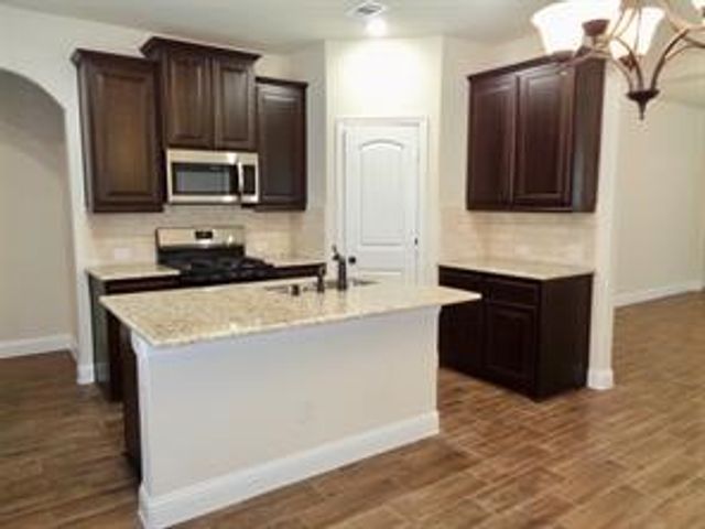 609 Beechwood Drive, Greenville, TX 75402