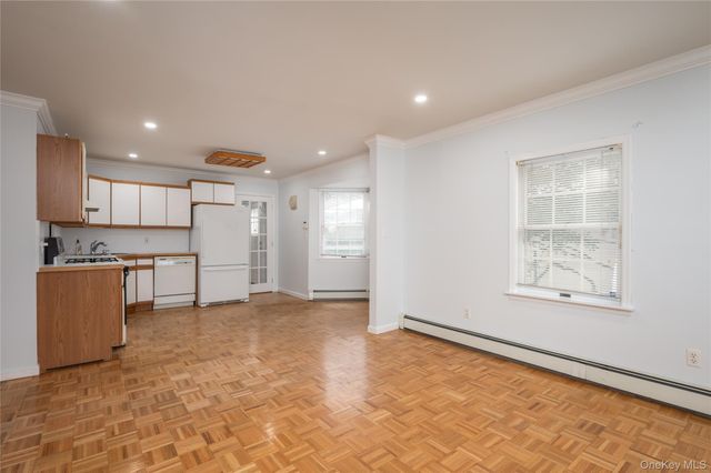 9 Harrison Ave, Hicksville, NY 11801