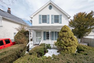 9 Harrison Ave, Hicksville, NY 11801