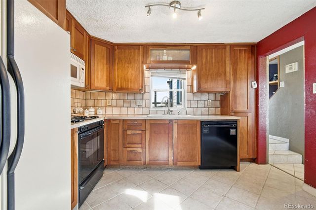 90 S Kendall Street, Lakewood, CO 80226