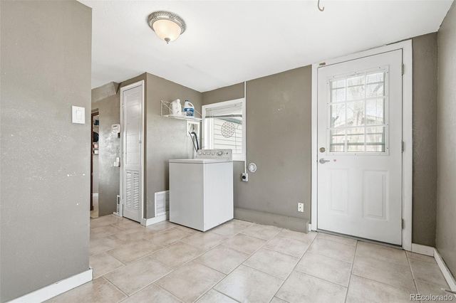 90 S Kendall Street, Lakewood, CO 80226