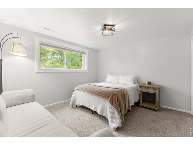 1512 Sunnyside Dr, Loveland, CO 80538