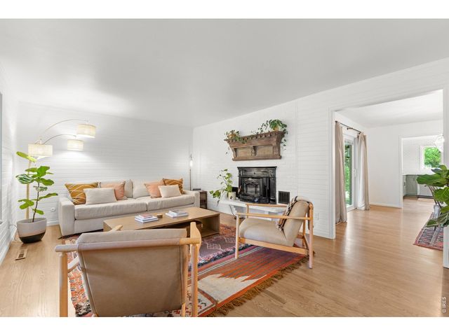 1512 Sunnyside Dr, Loveland, CO 80538