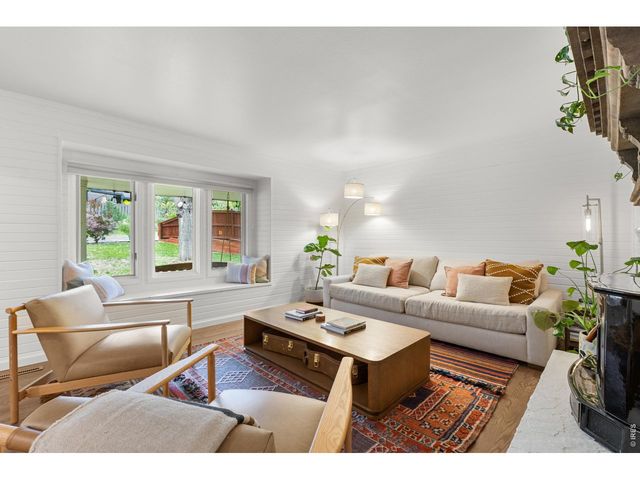 1512 Sunnyside Dr, Loveland, CO 80538