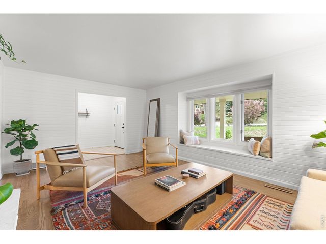 1512 Sunnyside Dr, Loveland, CO 80538