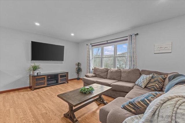 10 Cross Road, Milton, VT 05468