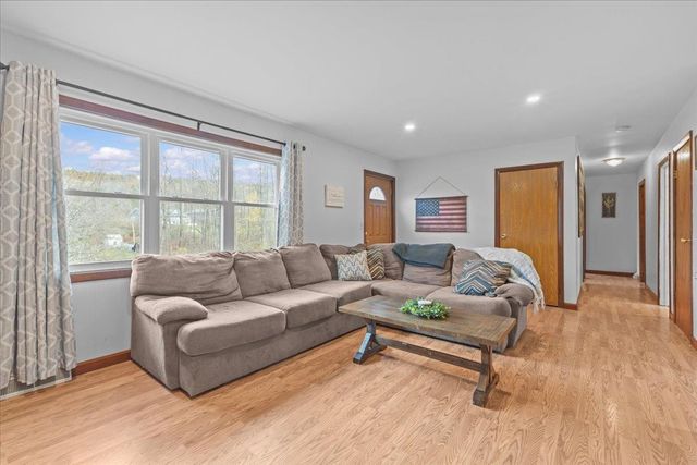 10 Cross Road, Milton, VT 05468
