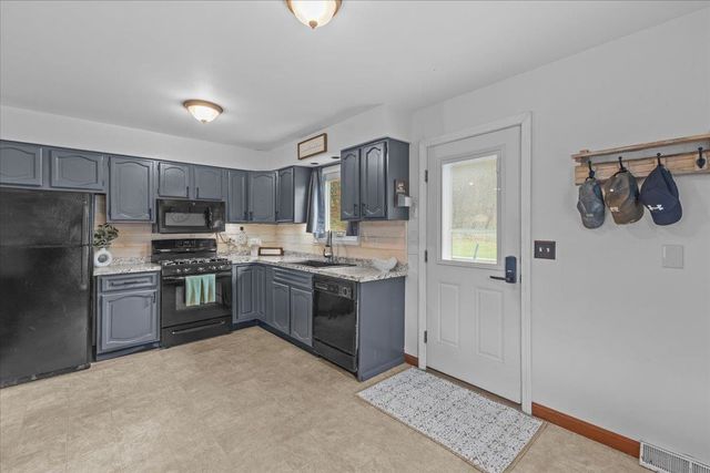 10 Cross Road, Milton, VT 05468