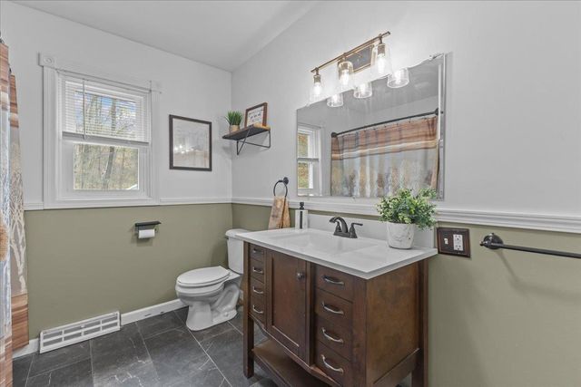 10 Cross Road, Milton, VT 05468