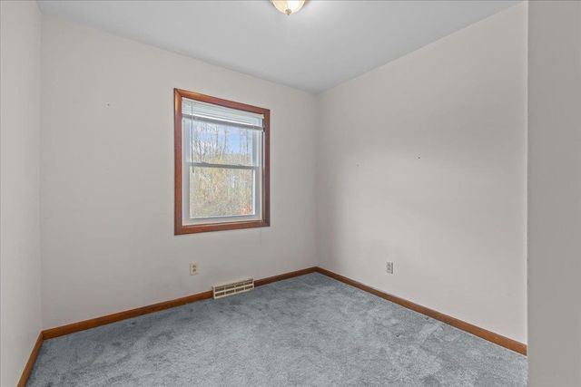 10 Cross Road, Milton, VT 05468