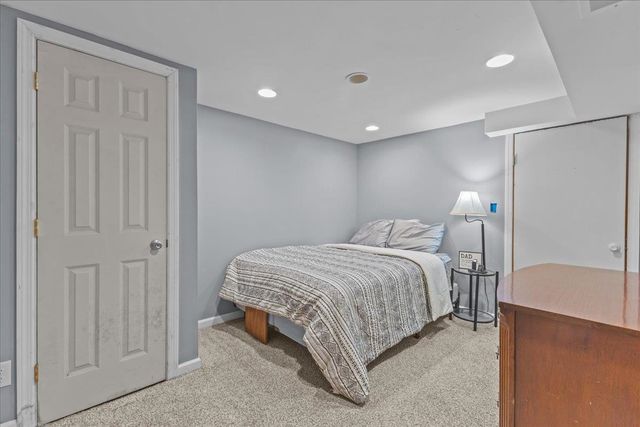 10 Cross Road, Milton, VT 05468