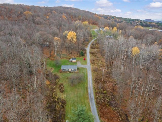 10 Cross Road, Milton, VT 05468